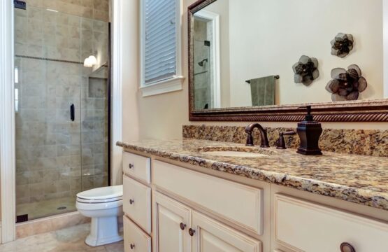 main level bath 3
